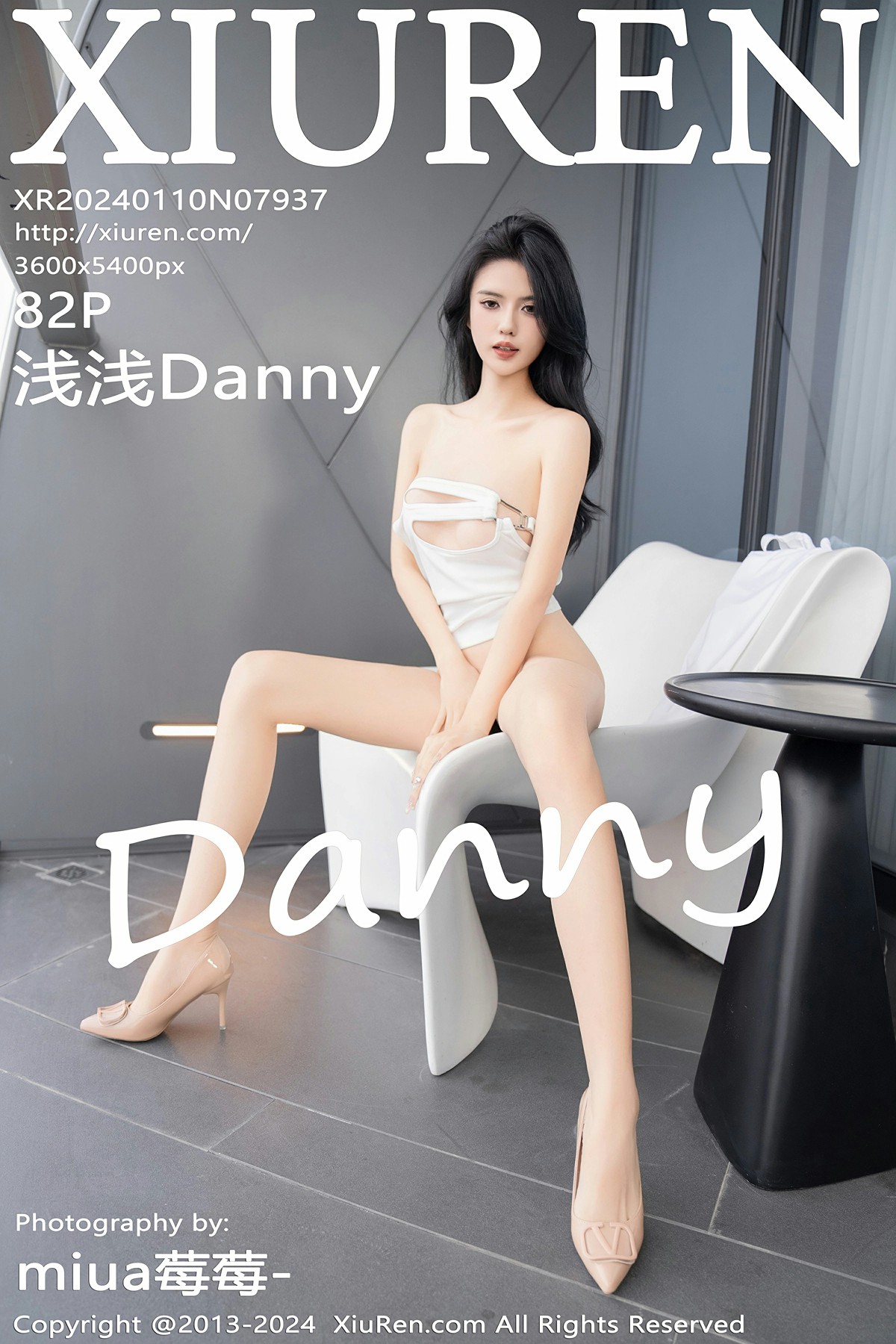 [XiuRen秀人网] 2024.01.10 No.7937 浅浅Danny 简约白色长裤 性感写真 [82+1P]