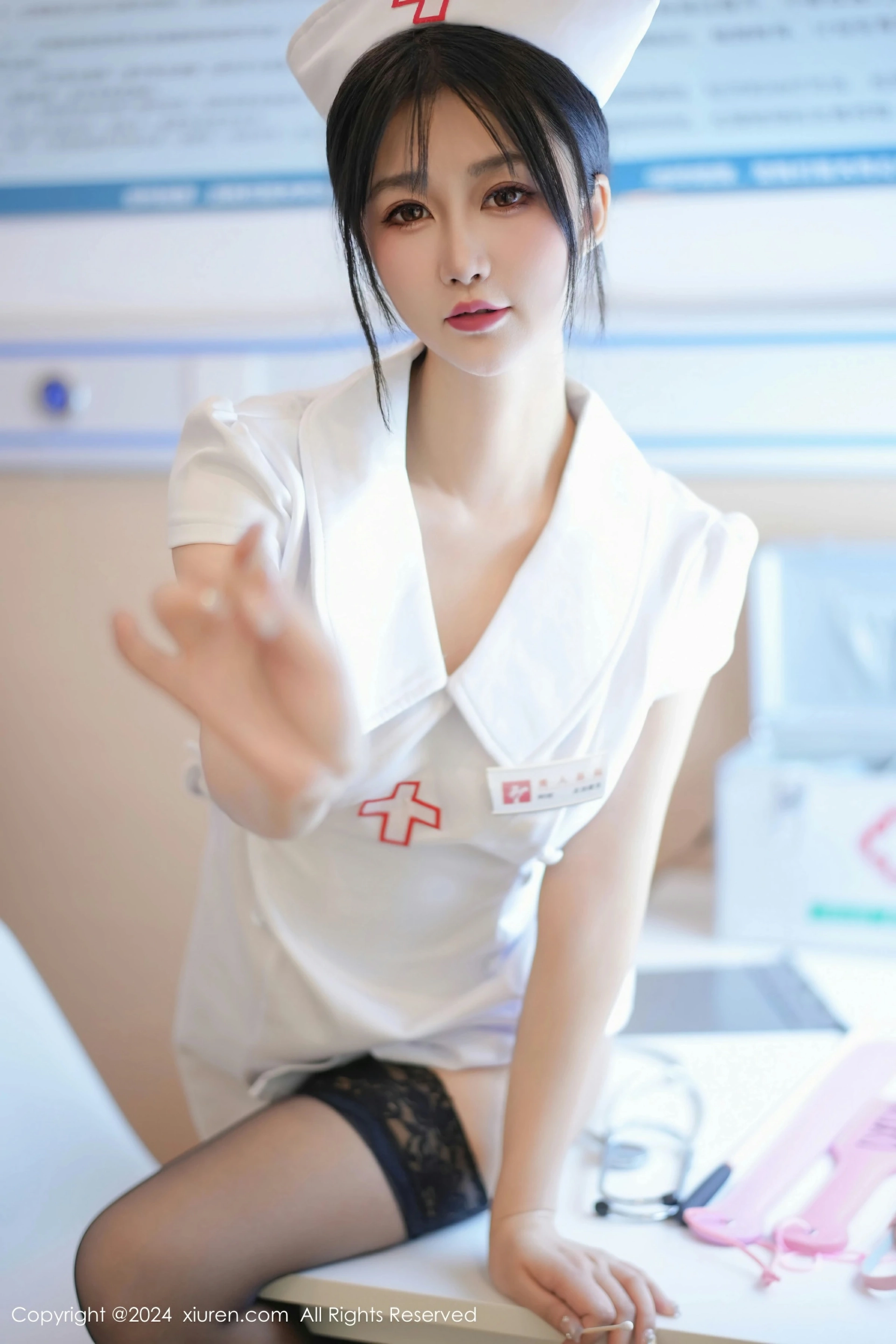 [XiuRen秀人网] 2024.05.10 No.8512 laura阿姣 白色护士服 性感写真 [87+1P]