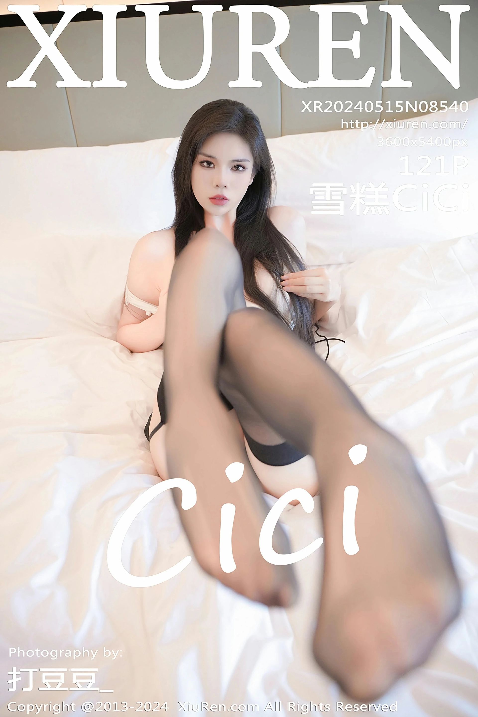 [XiuRen秀人网] 2024.05.15 No.8540 雪糕CiCi 美腿修长 白T黑裙 性感写真 [121+1P]