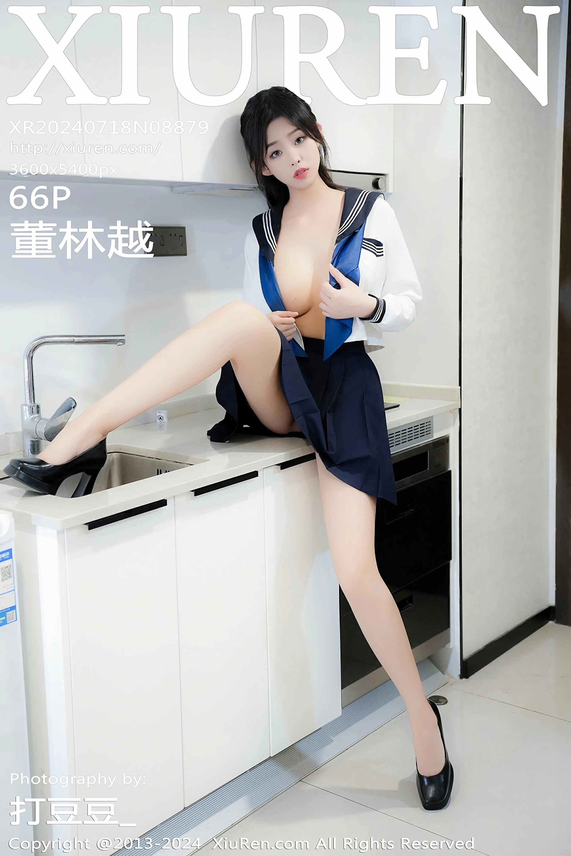 [XiuRen秀人网] 2024.07.18 No.8879 董林越 甜美身姿 蓝白色校服 性感写真 [66+1P]