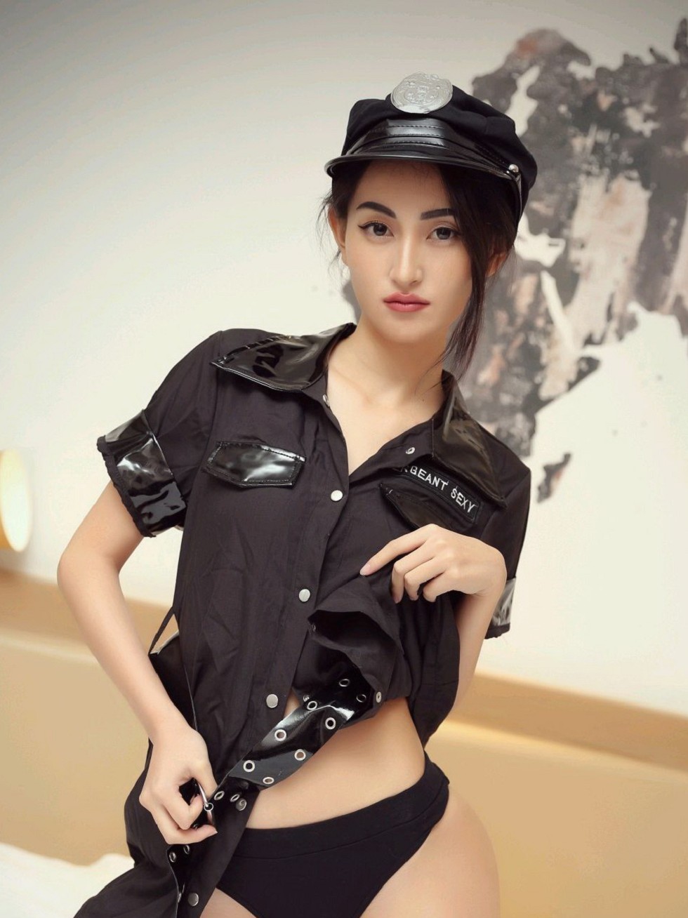 [XiuRen秀人网] 2020.11.16 No.2783 陈舒羽 情趣警花制服系列 [30+1P]