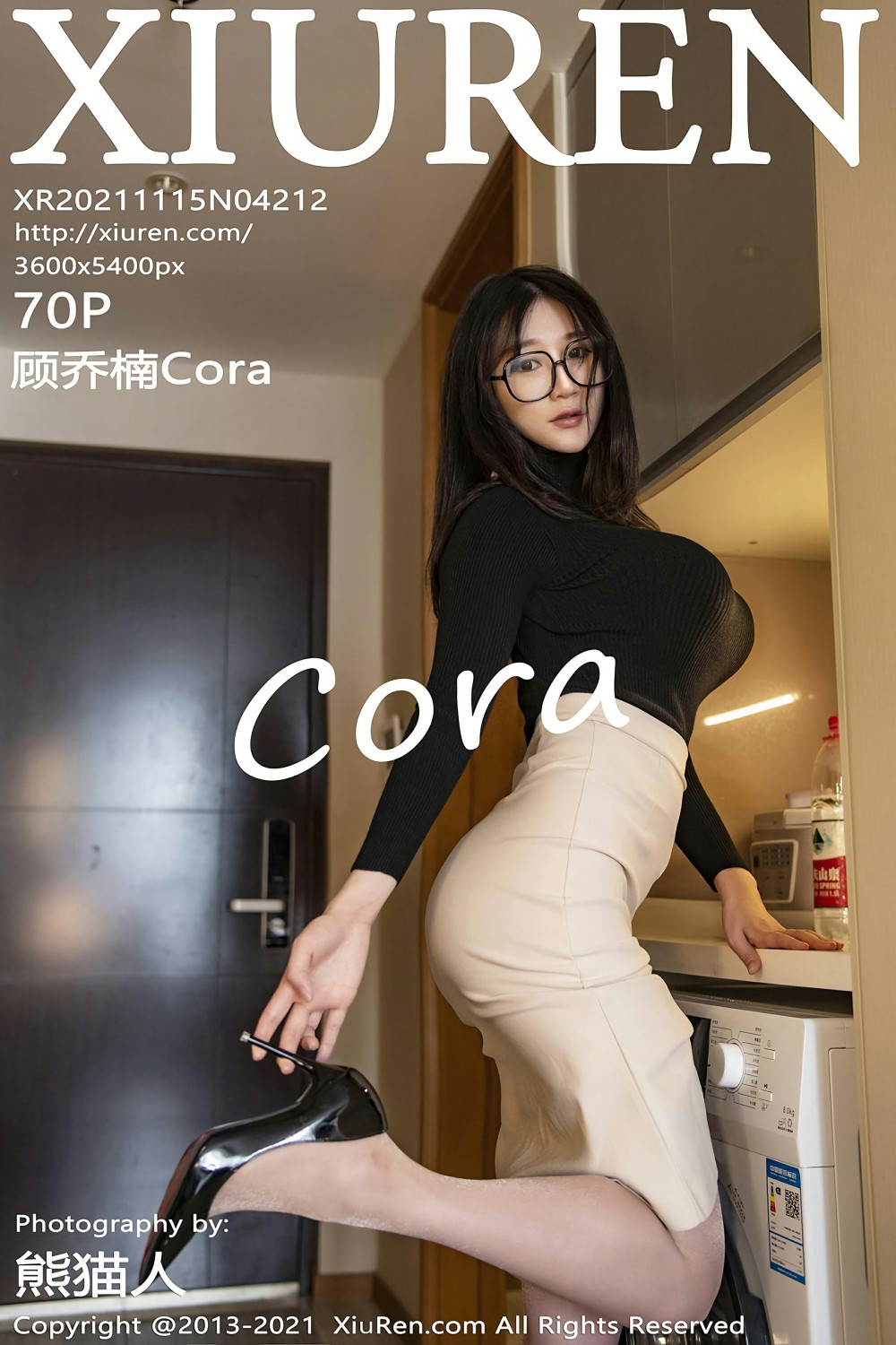 [XiuRen秀人网] 2021.11.15 No.4212 顾乔楠Cora 香瓜臀御姐 制服诱惑 [70+1P]