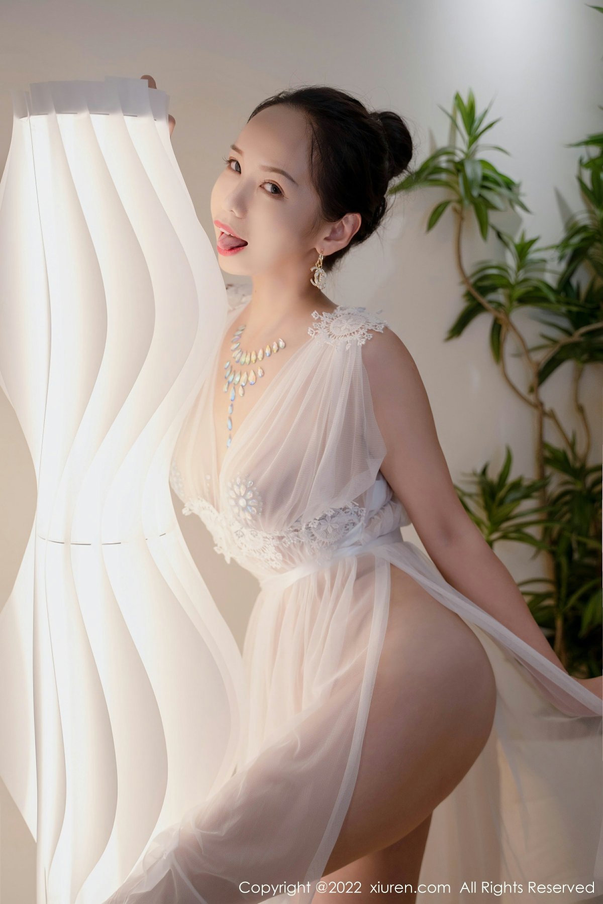 [XiuRen秀人网] 2022.08.15 No.5434 大美妞儿 性感写真 [62+1P]