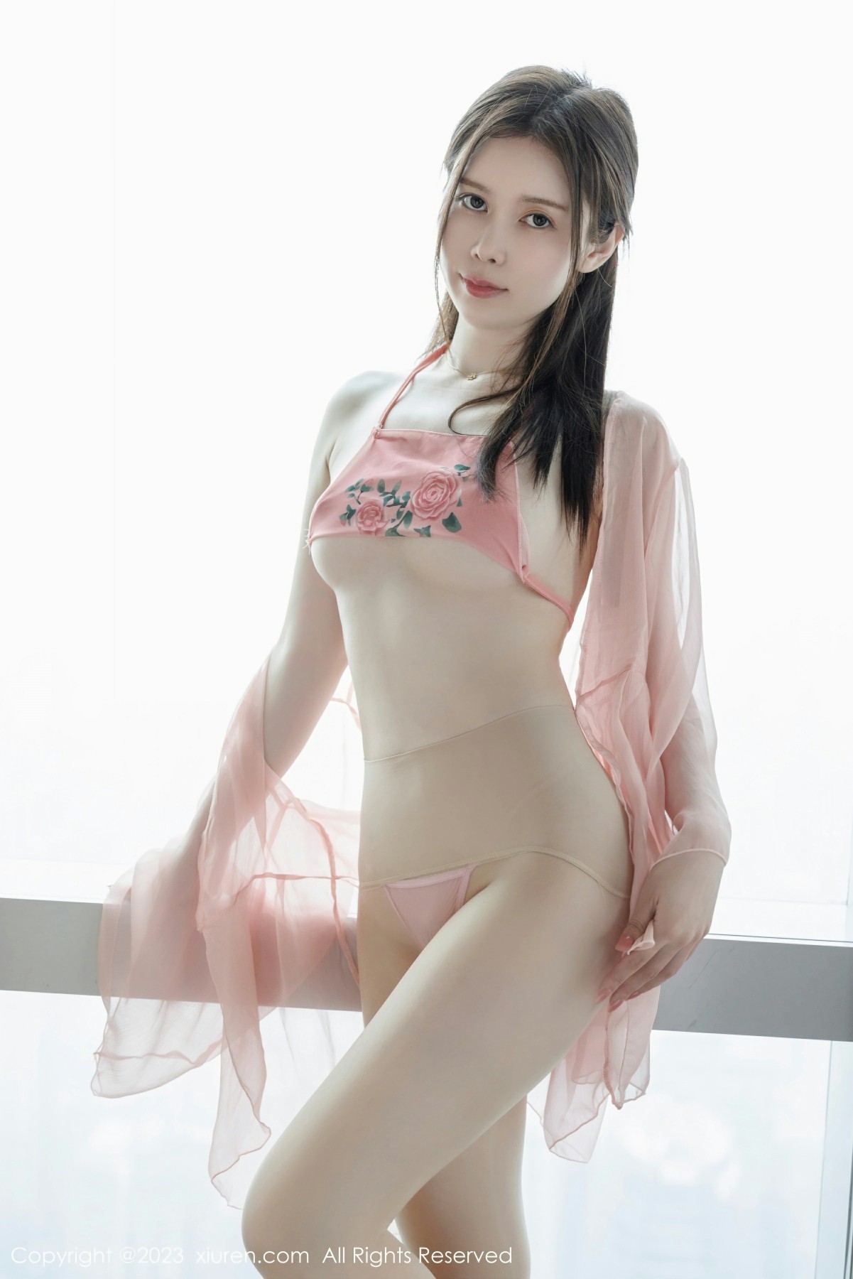 [XiuRen秀人网] 2023.04.20 No.6604 吴雪瑶 粉色服饰 原色丝袜 性感写真 [41+1P]