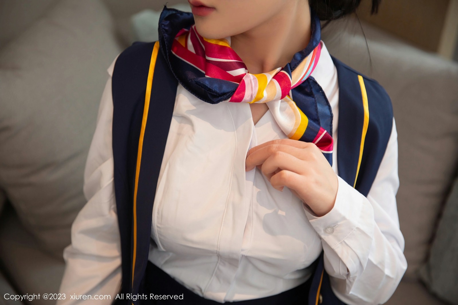 [XiuRen秀人网] 2023.05.10 No.6714 谭小灵 空姐制服 暖灰色蕾丝内衣 性感写真 [76+1P]