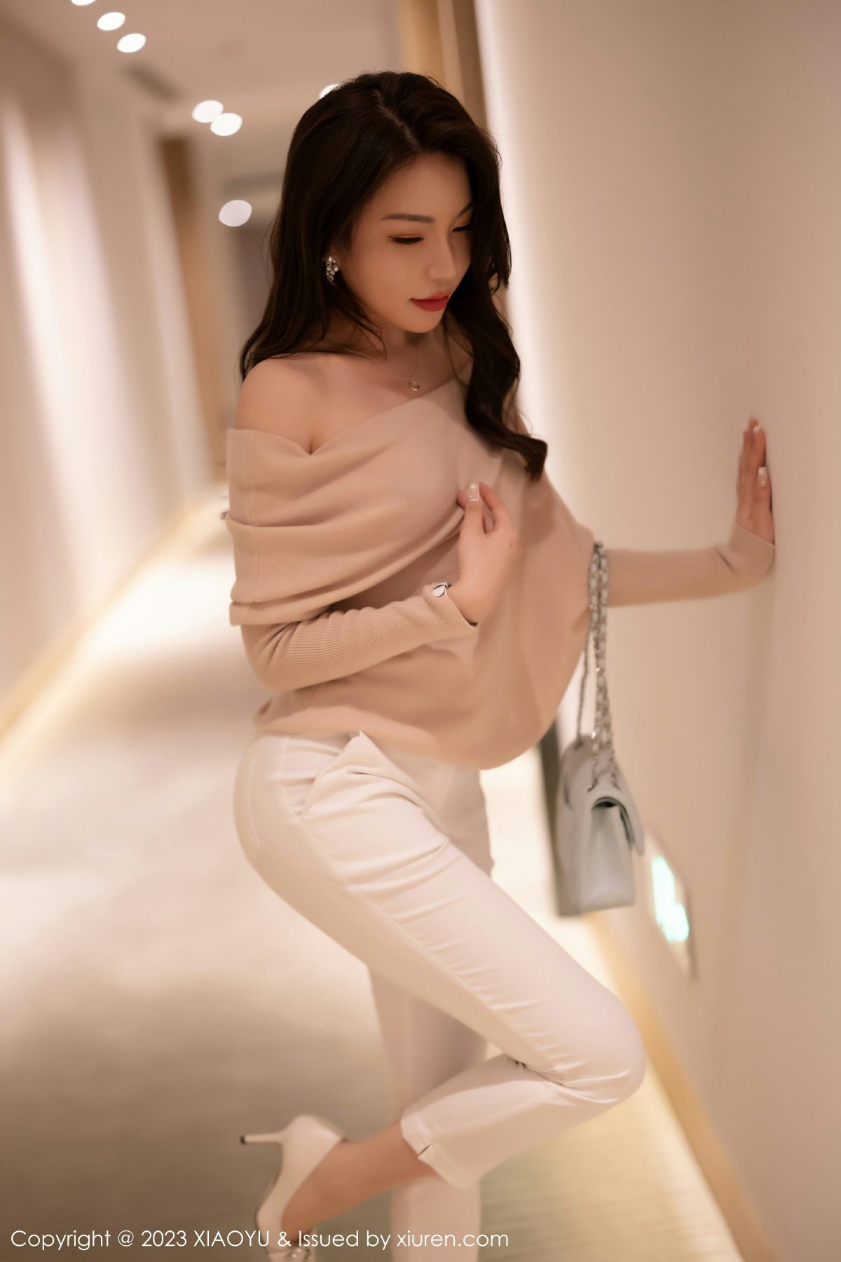 [XIAOYU语画界] 2023.01.05 VOL.940 徐莉芝Booty 白色长裤 诱人原色丝袜 性感写真 [93+1P]